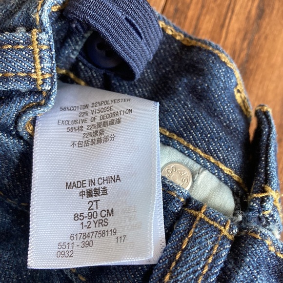 2T Slim Levi’s with 2T Skeleton Sweatshirt - Picture 4 of 10